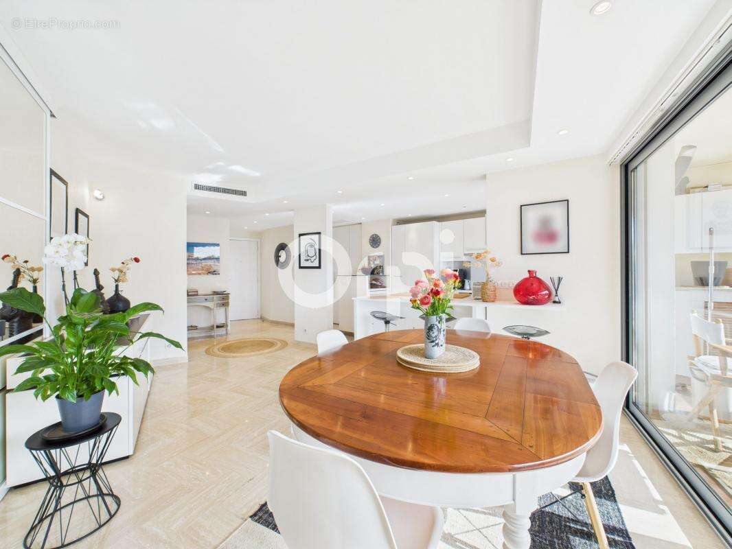 Appartement à MANDELIEU-LA-NAPOULE