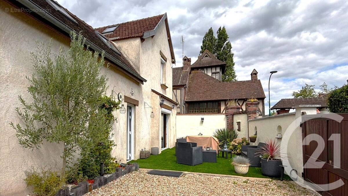Maison à CROTH