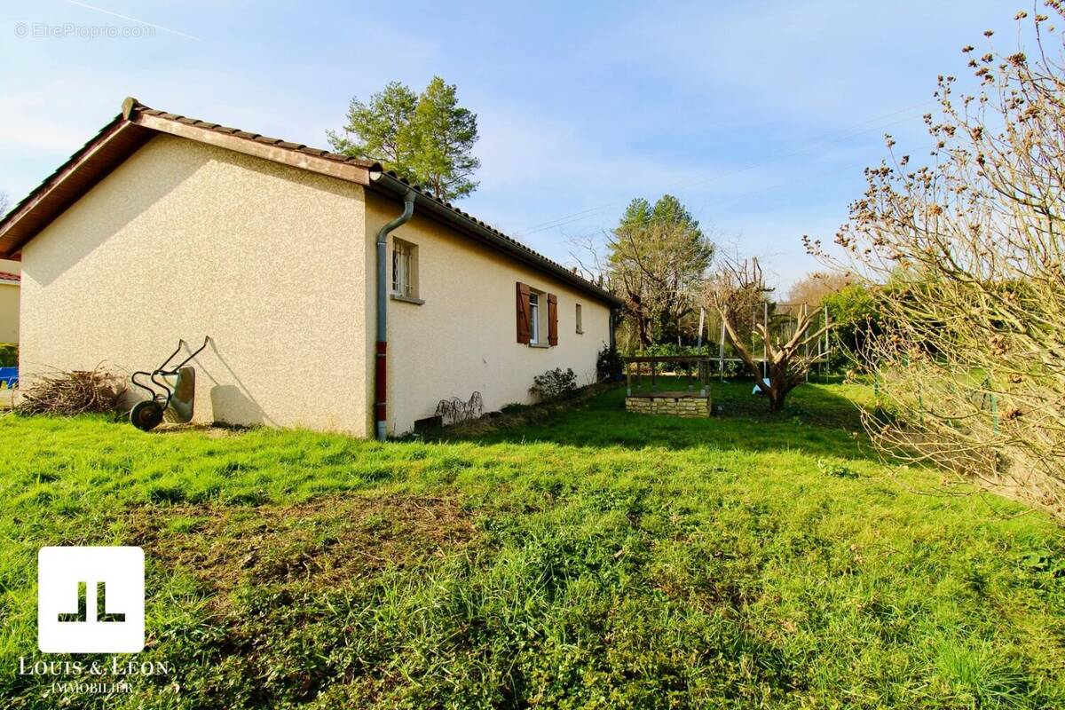 Maison à LUCENAY
