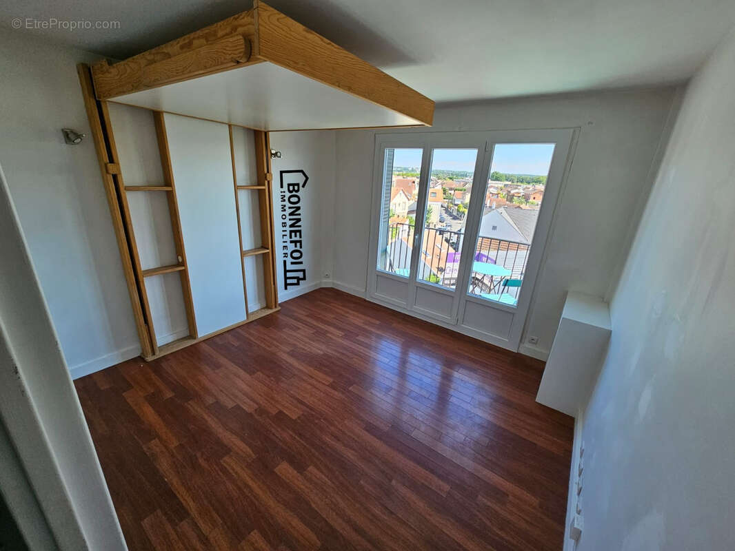 Appartement à SAINT-MAUR-DES-FOSSES