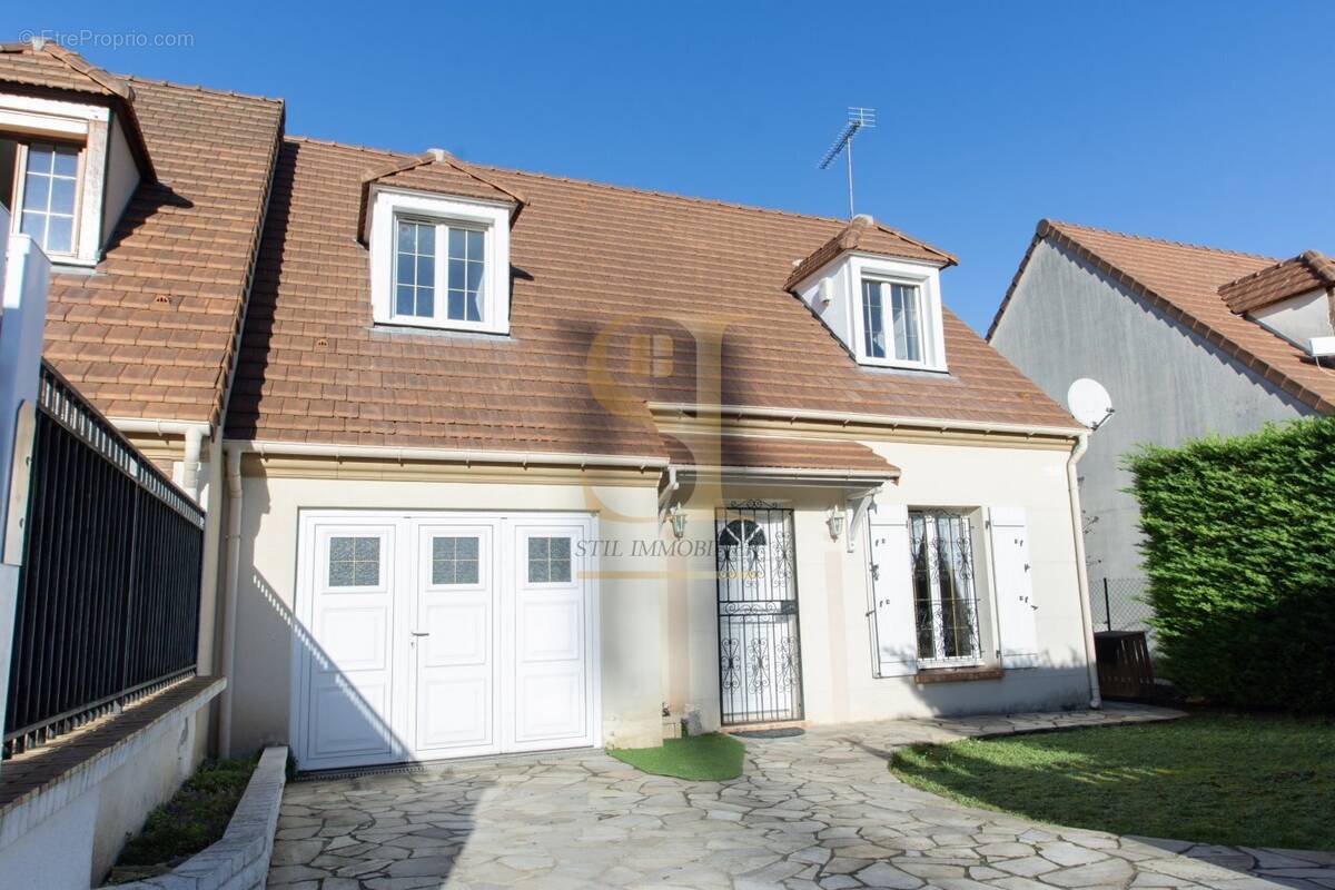 Maison à VIGNEUX-SUR-SEINE