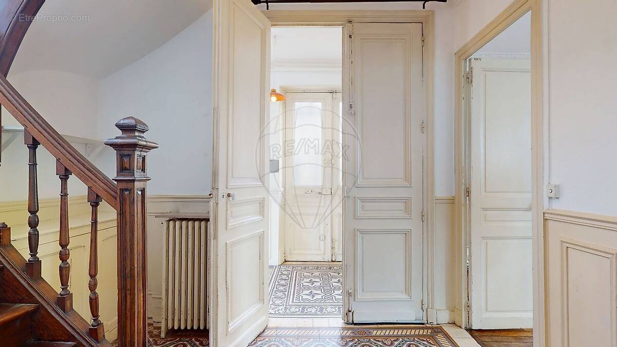 Maison à SAINT-JEAN-DE-LA-RUELLE