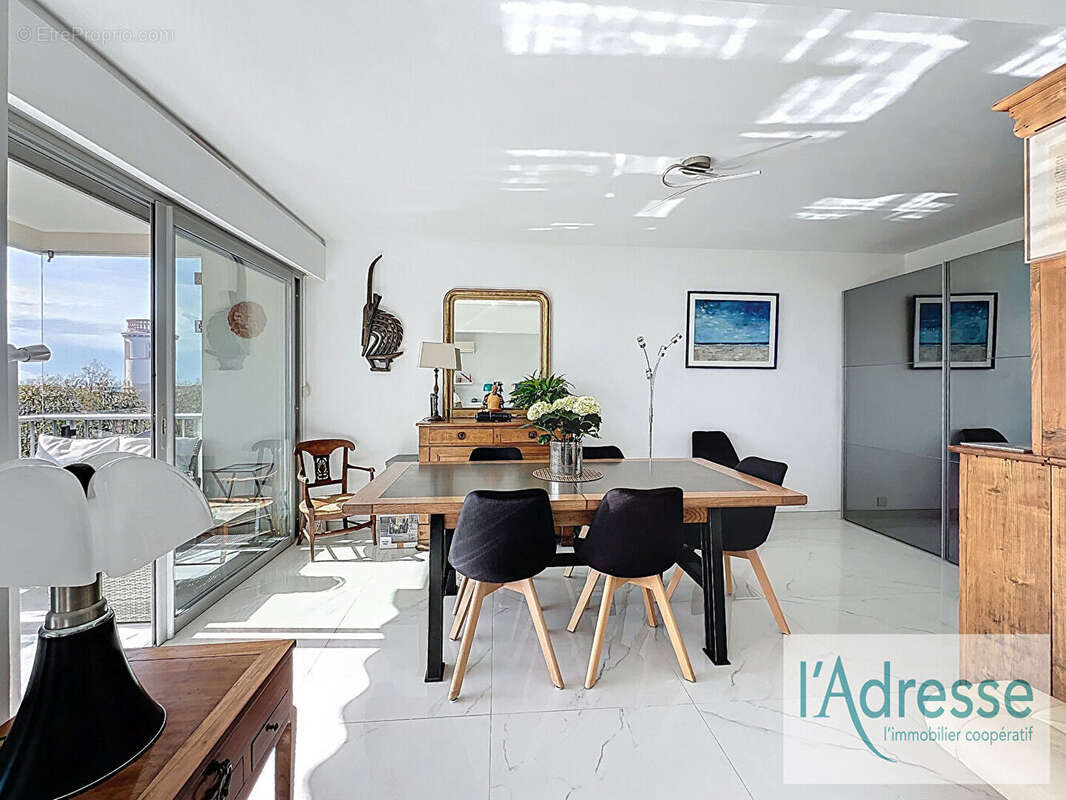 Appartement à VALLAURIS