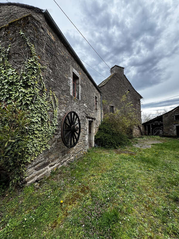 Maison à SAINTE-JULIETTE-SUR-VIAUR