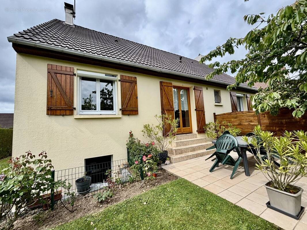 Maison à PREAUX