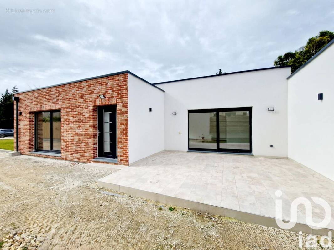 Photo 1 - Maison à CORQUILLEROY