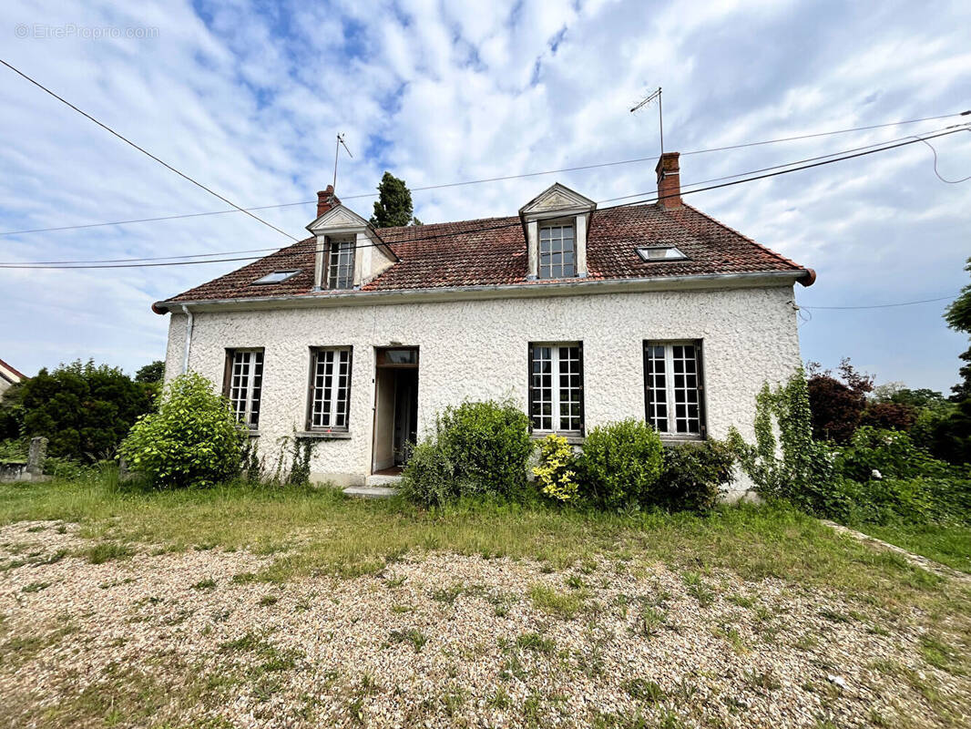 Maison à GROSSOUVRE