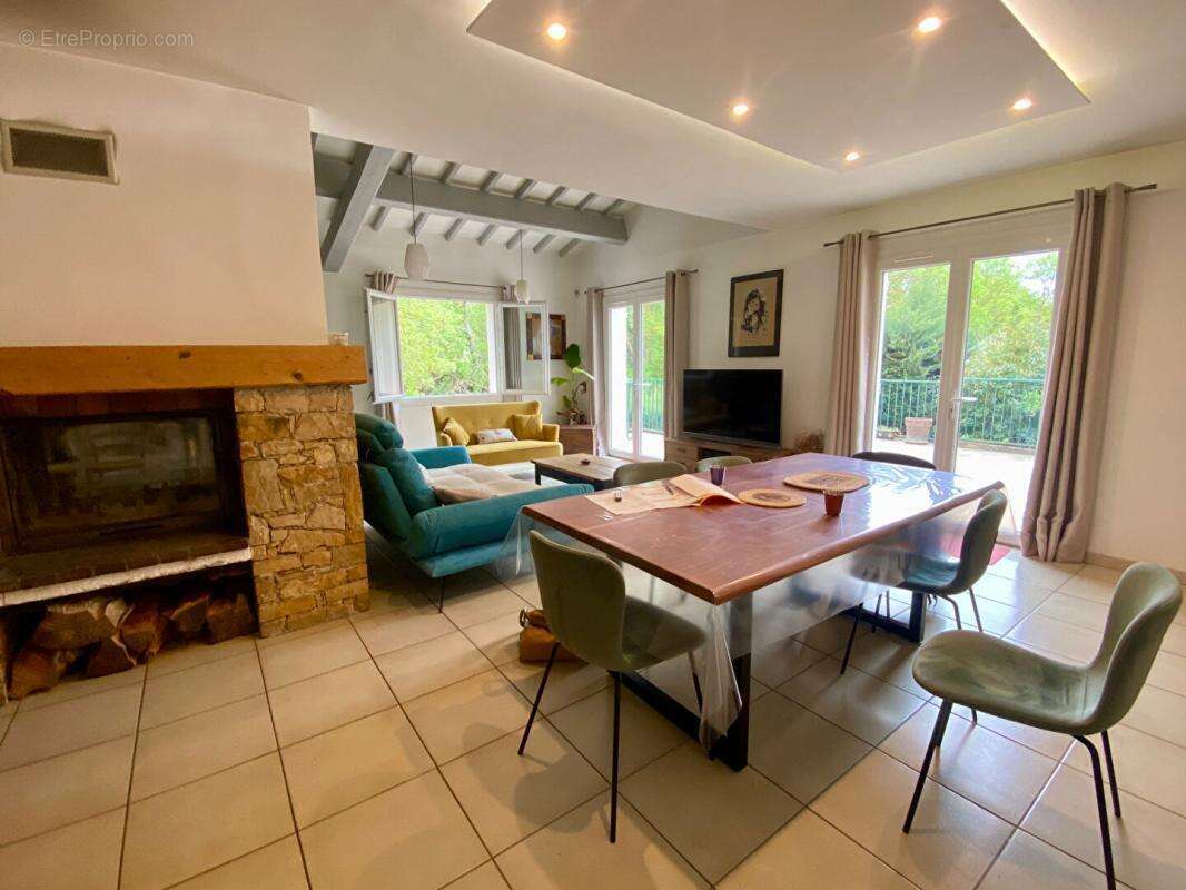 Maison à LE CASTELLET