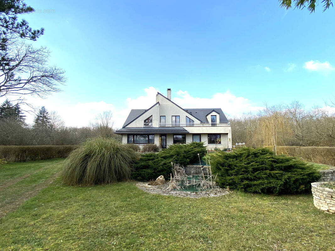 Maison à MOUSSEAUX-SUR-SEINE