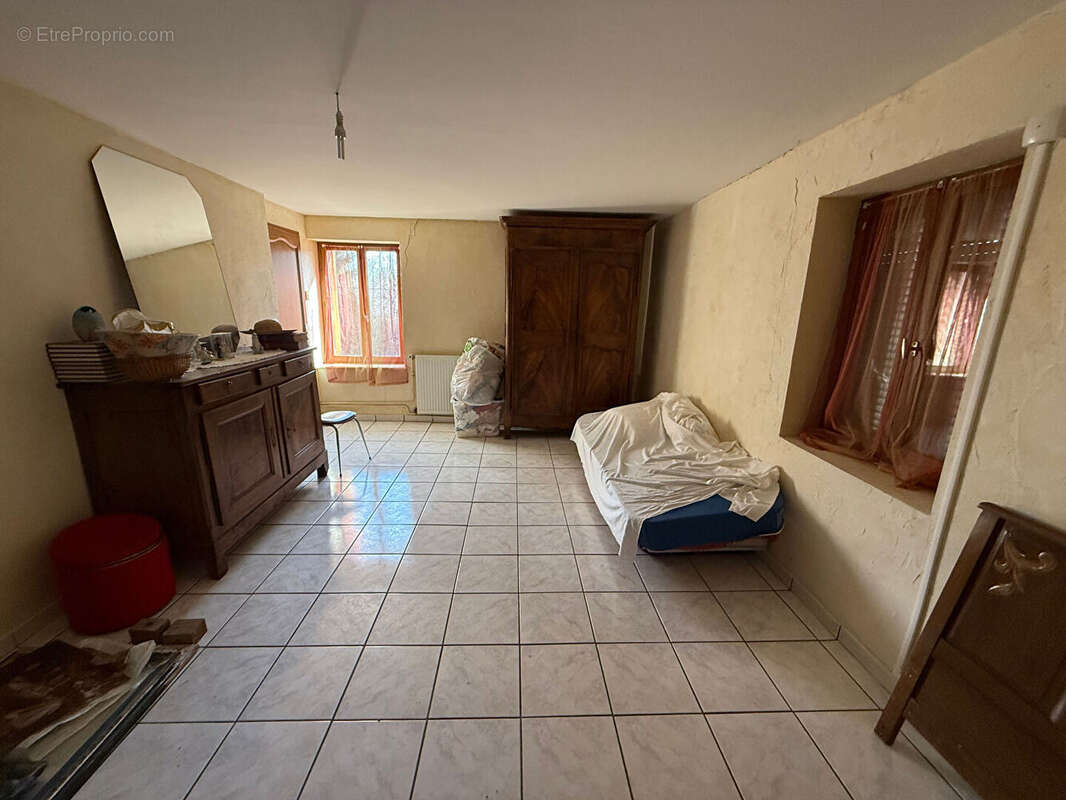 Maison à RENAISON