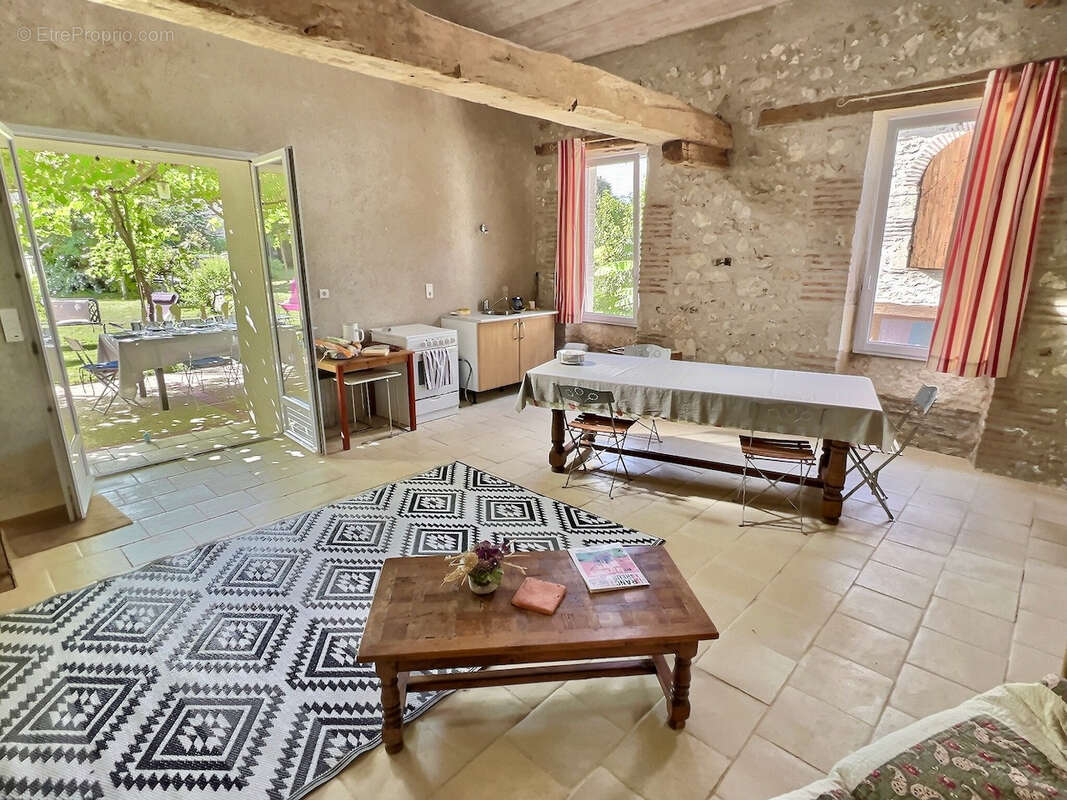 Maison à MONCLAR
