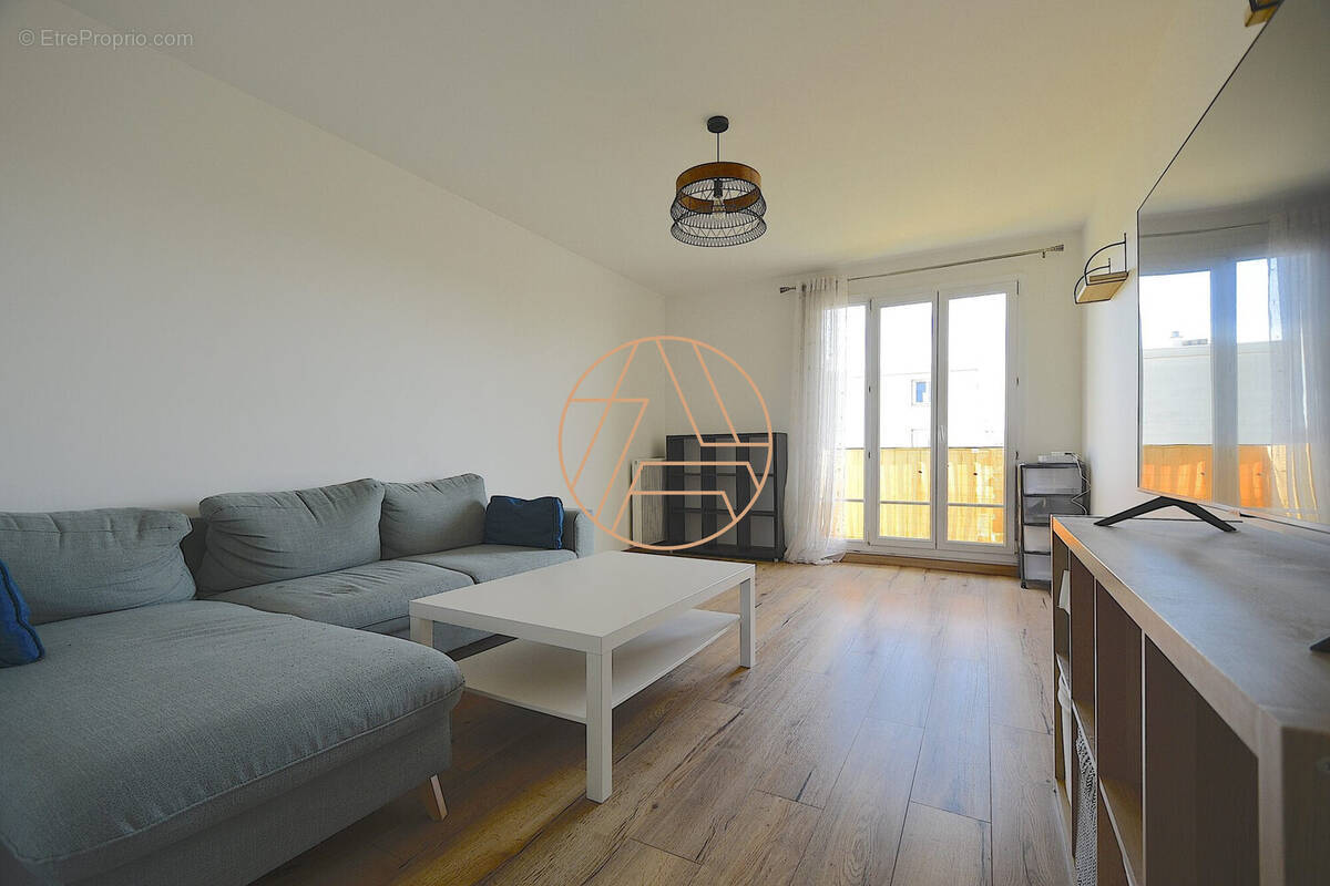 Appartement à SAINT-MAUR-DES-FOSSES