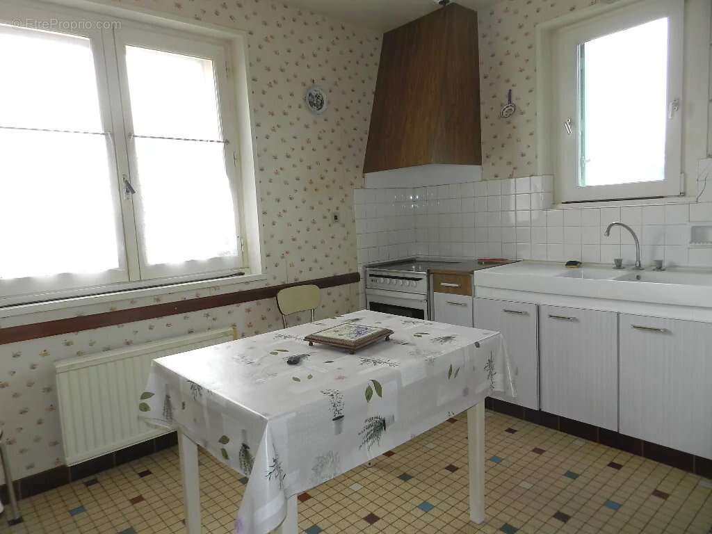 Maison à SAINT-PIERRE-SUR-DIVES