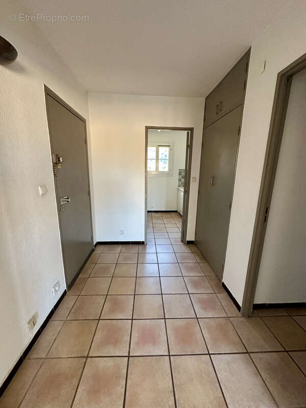 Appartement à SOLLIES-PONT