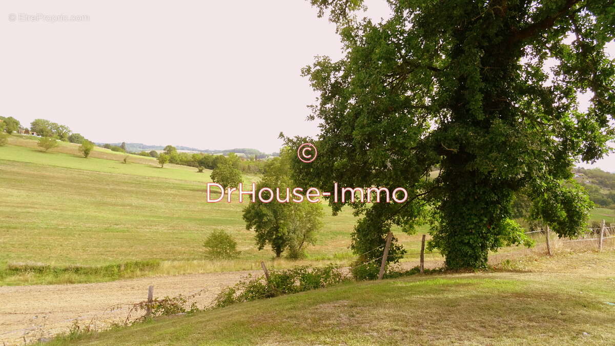 Maison à NEUVIC