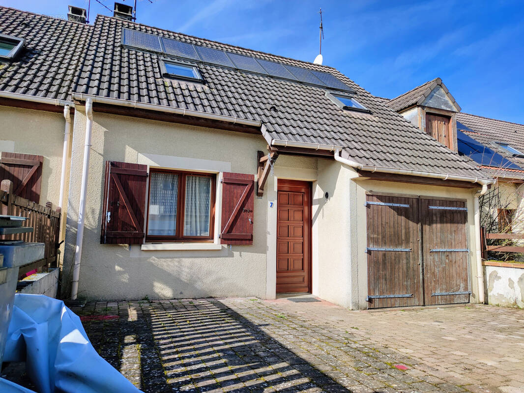 Maison à TOURNAN-EN-BRIE