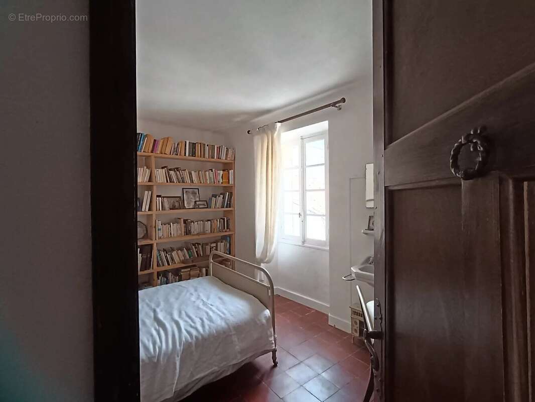 Appartement à COURSEGOULES