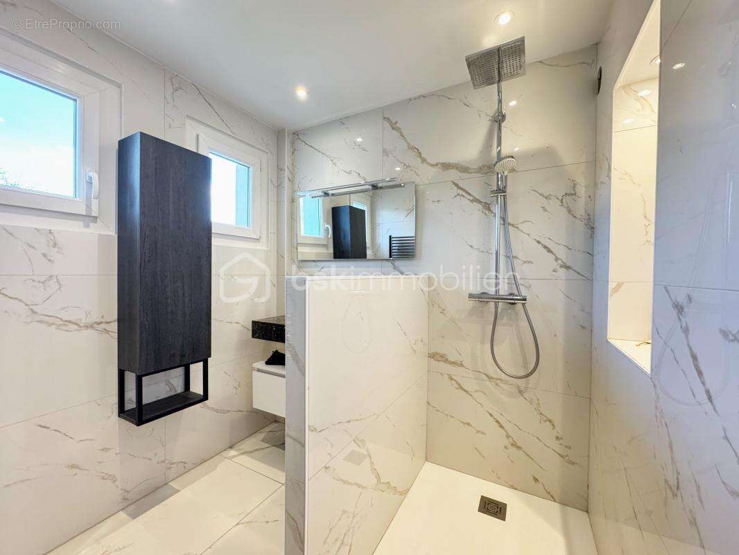 Appartement à CORENC