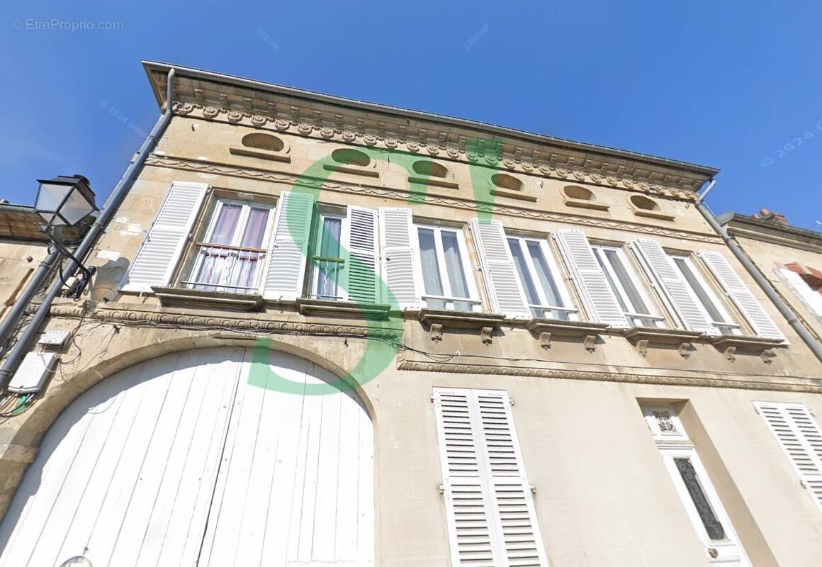 Appartement à CHARS