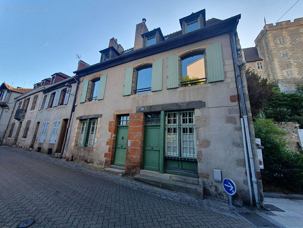 Maison à MONTLUCON