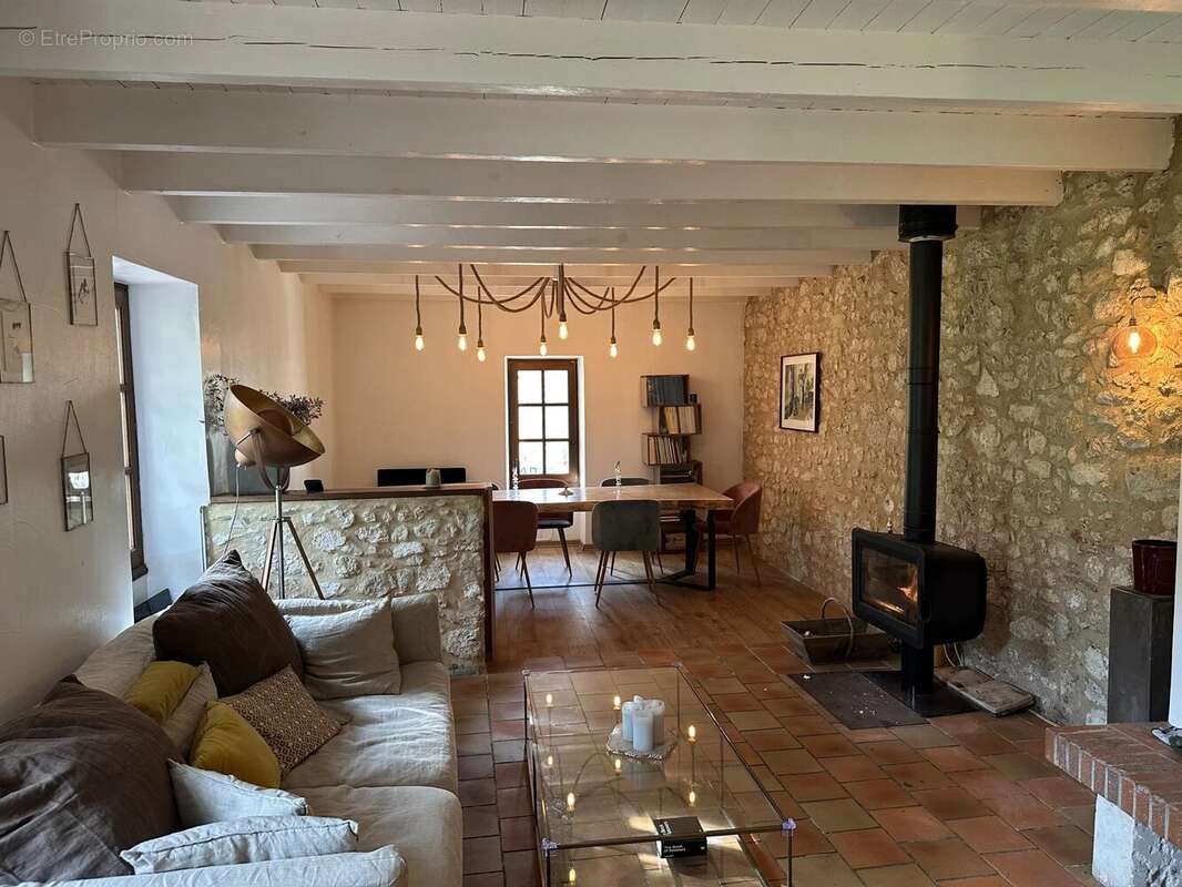 Maison à PINEUILH