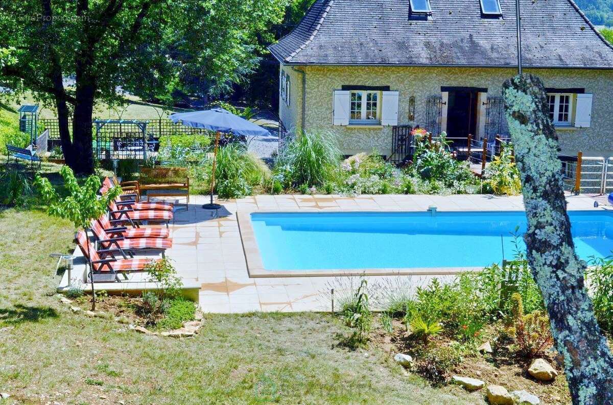 Maison à CONDAT-SUR-VEZERE