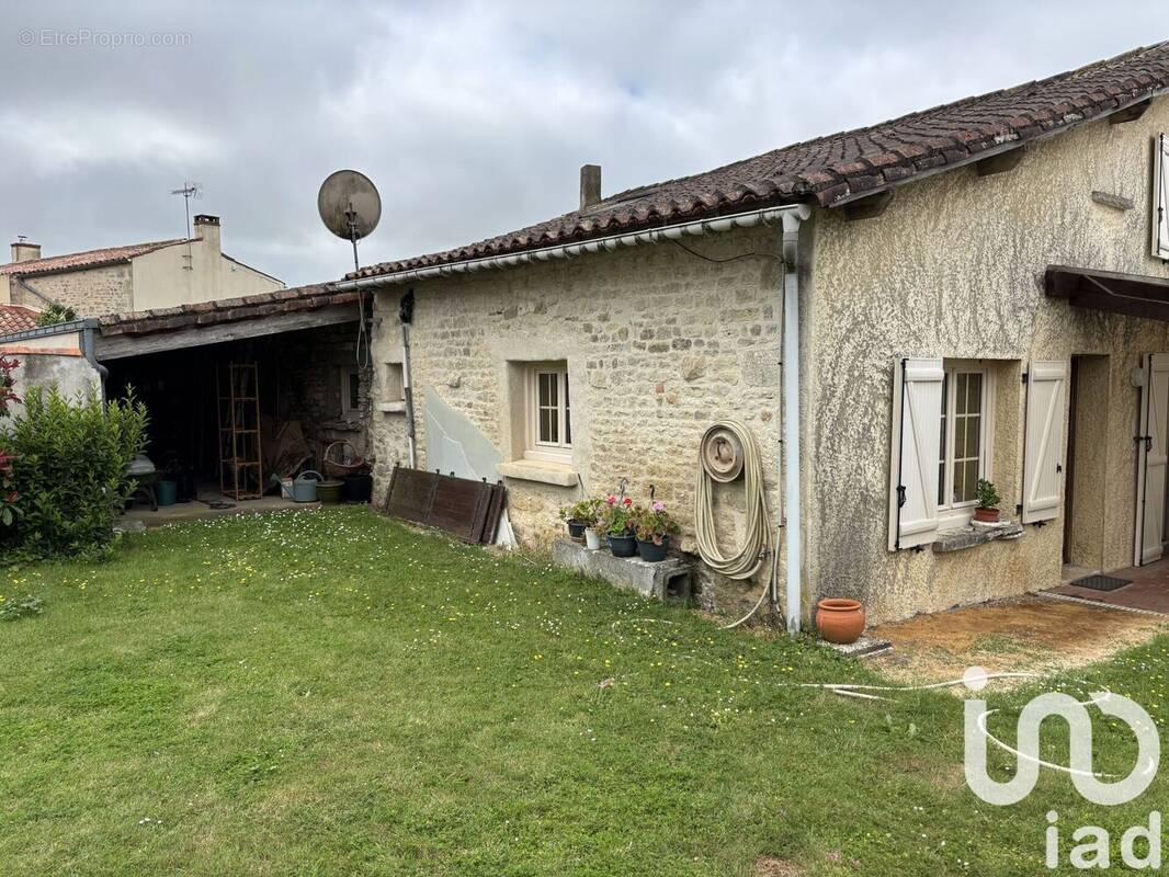 Photo 1 - Maison à SAINT-MICHEL-LE-CLOUCQ