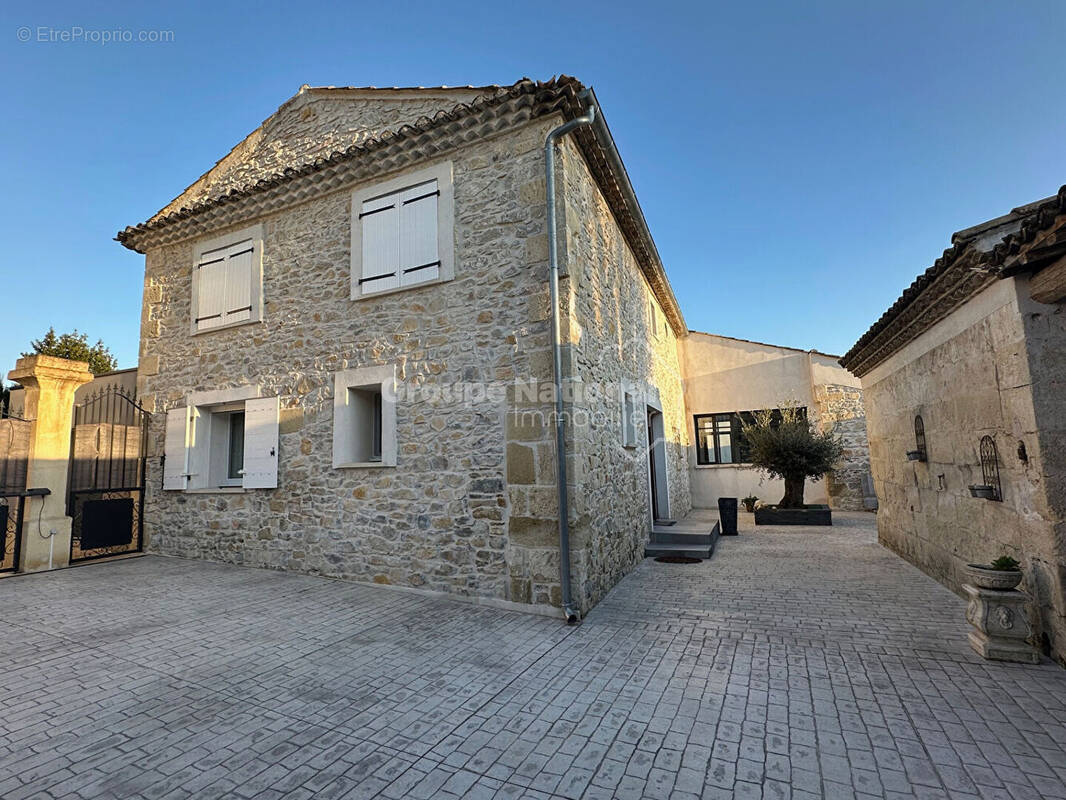 Maison à CAVEIRAC