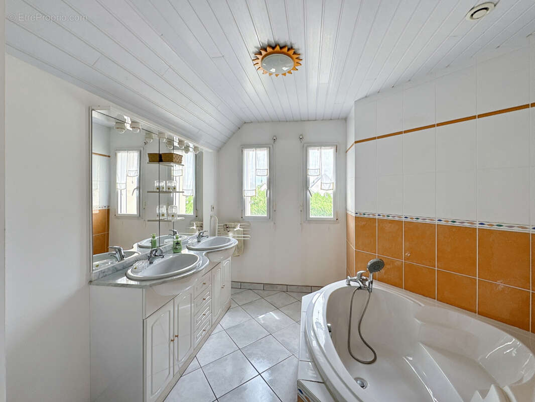 Maison à LA GACILLY