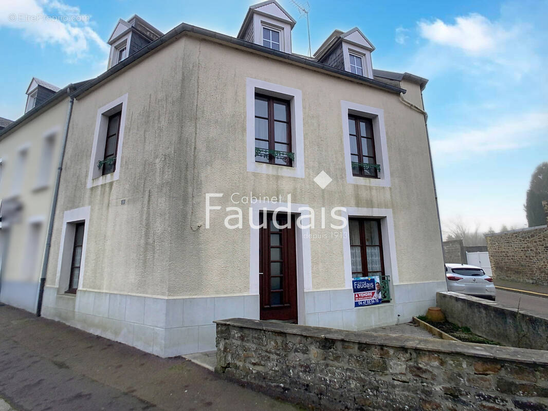 Maison à LA HAYE-DU-PUITS