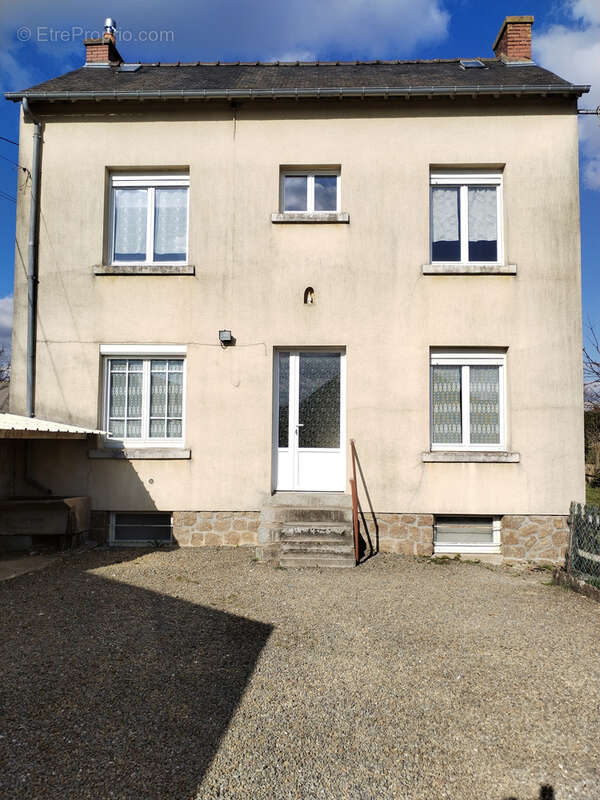 Maison à LECOUSSE