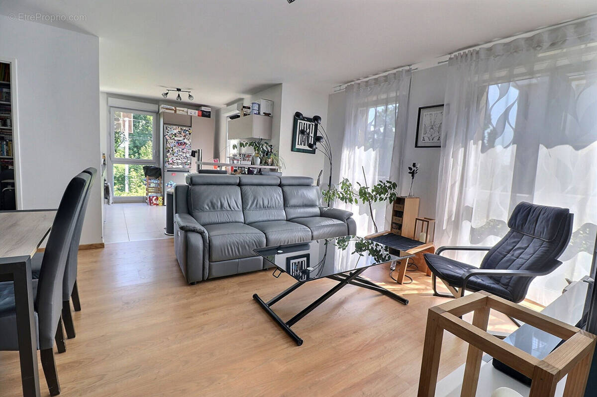 Appartement à MAREIL-MARLY