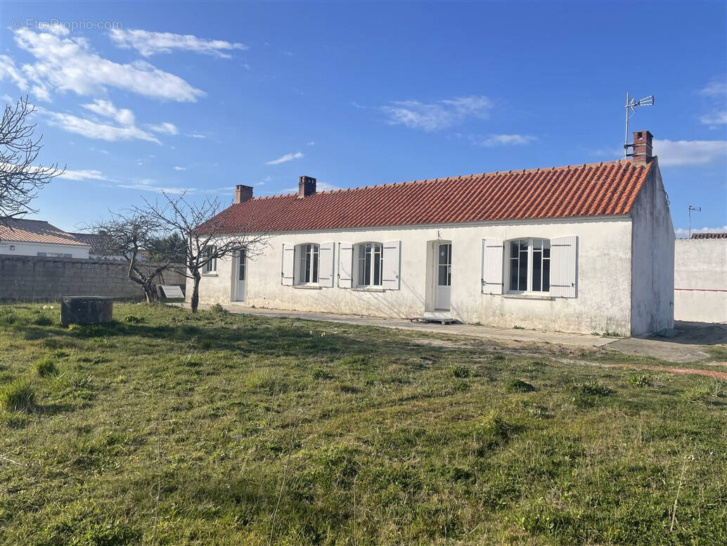 Maison à L&#039;EPINE