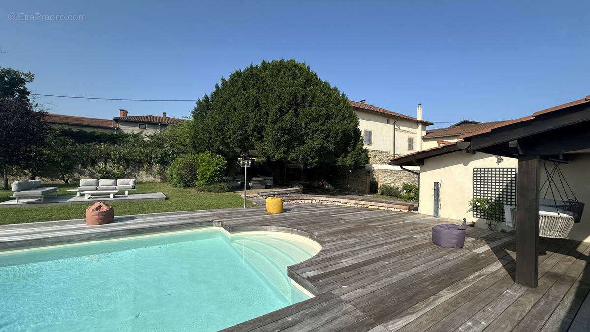 Maison à FLEURIEUX-SUR-L&#039;ARBRESLE