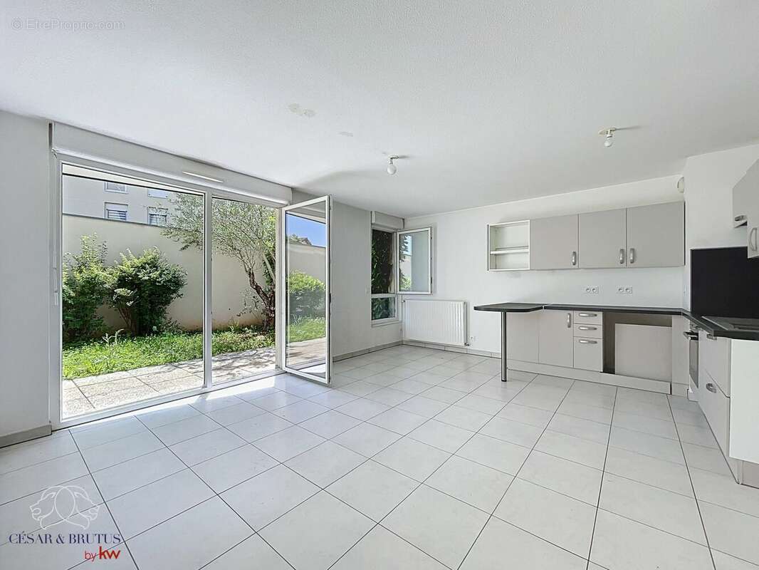 Appartement à SATHONAY-CAMP