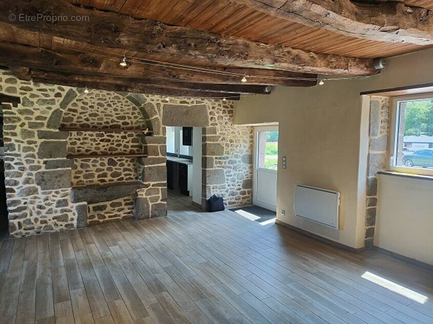 Maison à TINTENIAC