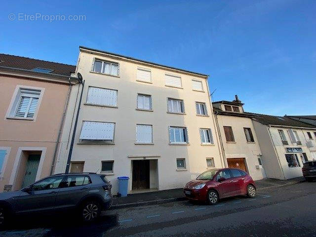 Appartement à EPERNON