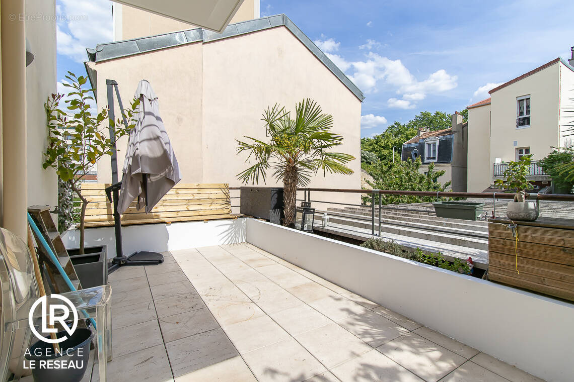 Appartement à COURBEVOIE