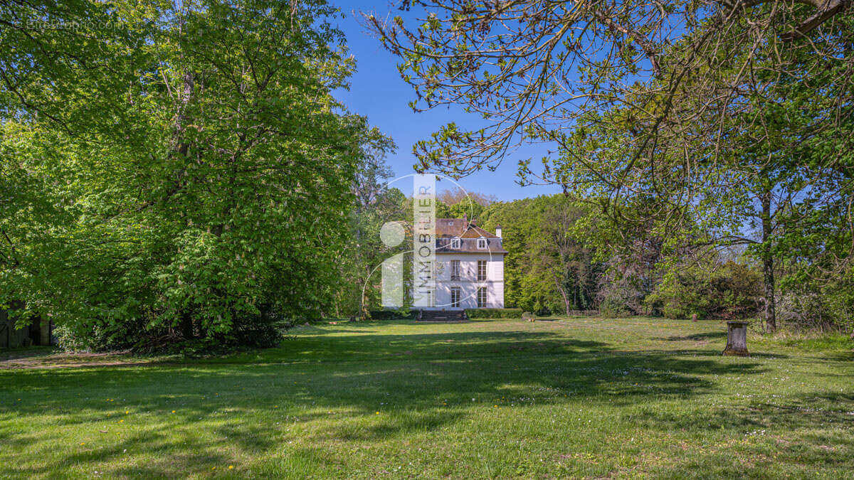Maison à FONTAINEBLEAU