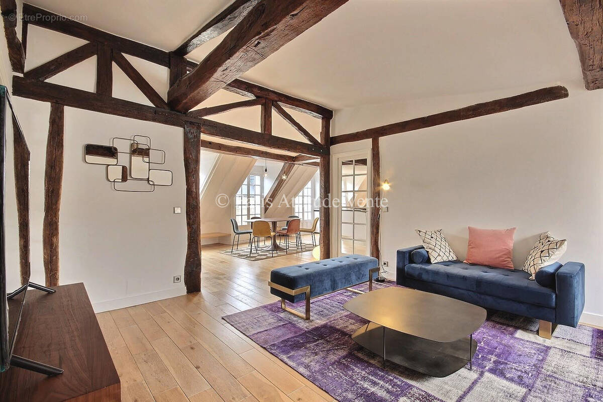 Appartement à PARIS-8E