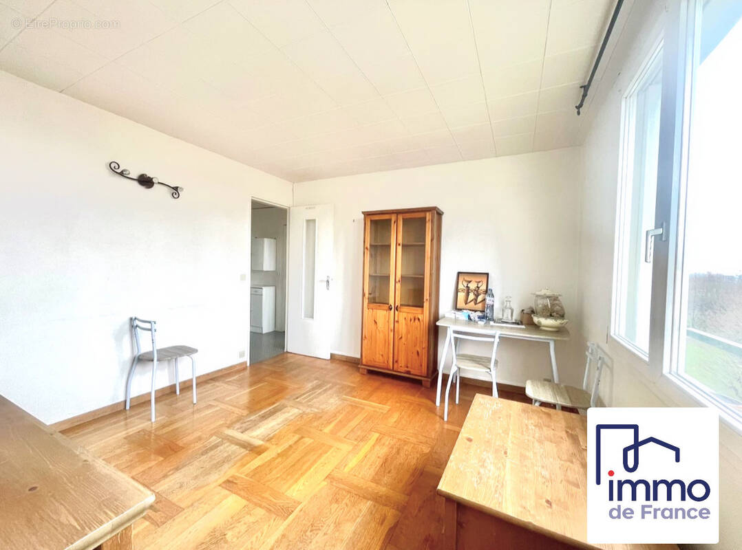 Appartement à LE BLANC-MESNIL