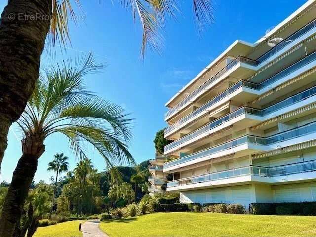 Appartement à VALLAURIS