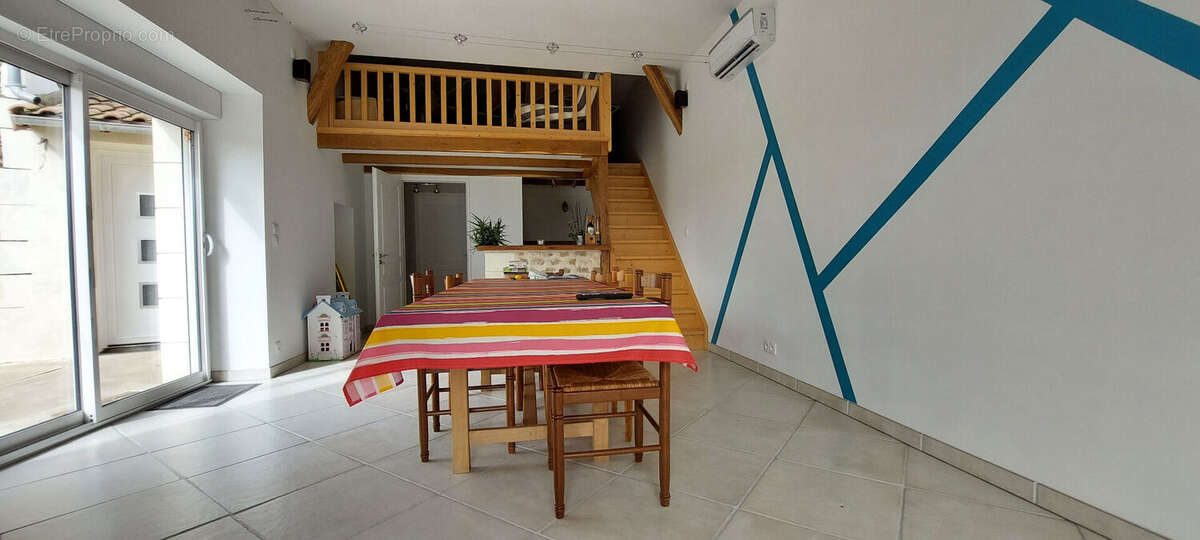 Maison à LENCLOITRE