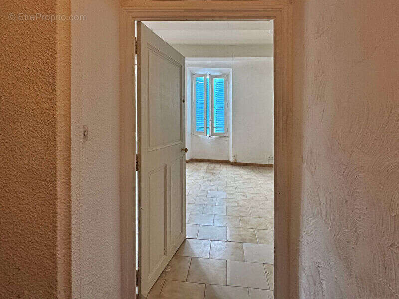 Appartement à LORGUES