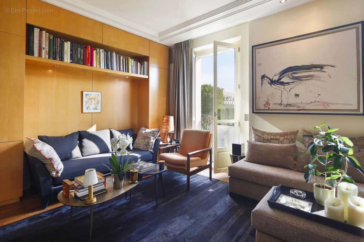 Appartement à PARIS-7E