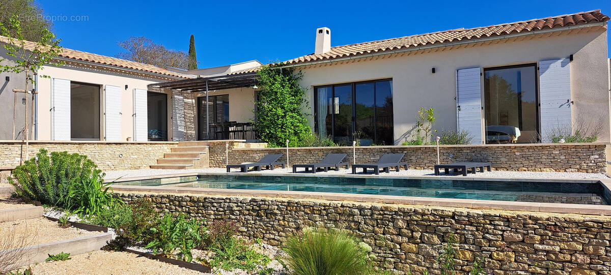 Maison à GORDES