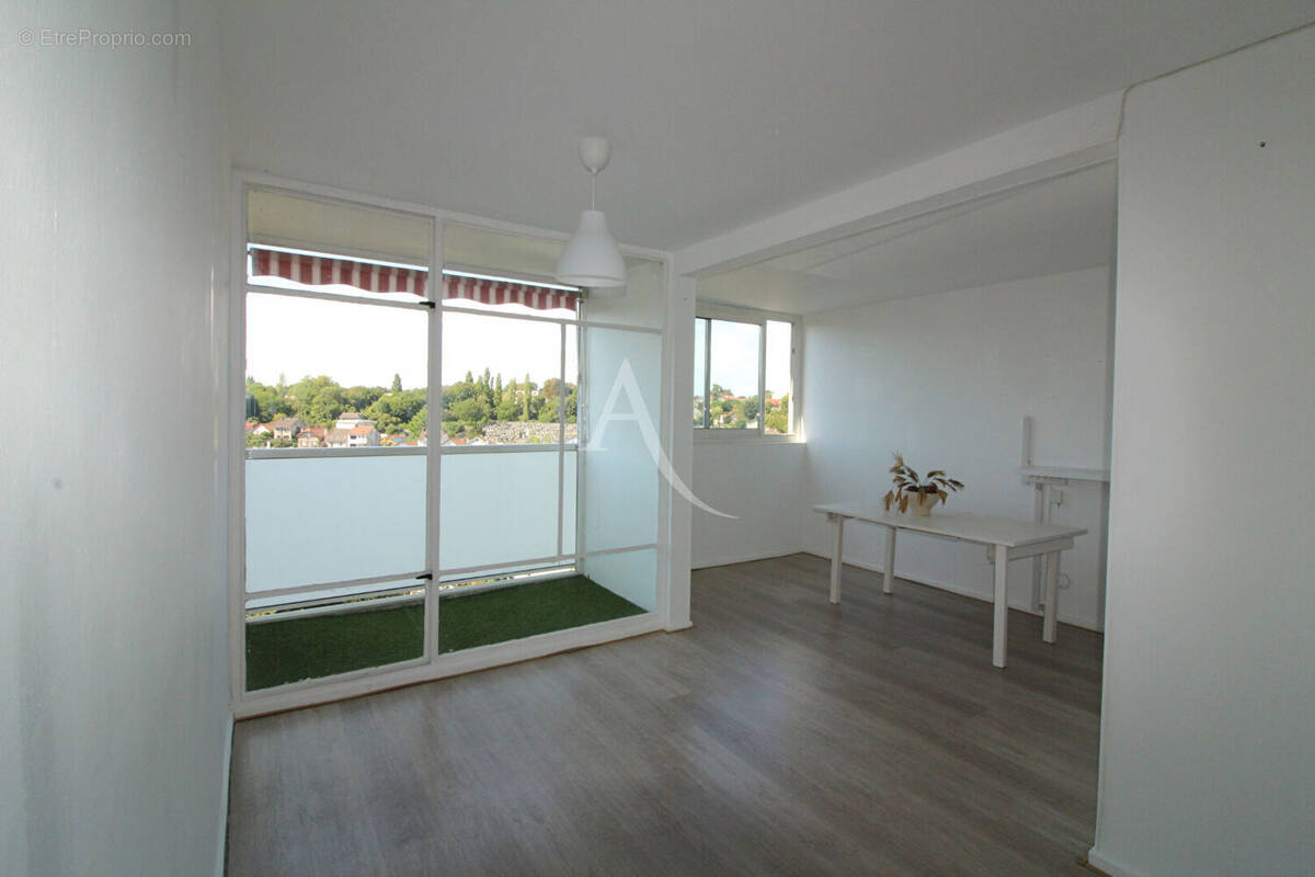 Appartement à SAVIGNY-SUR-ORGE