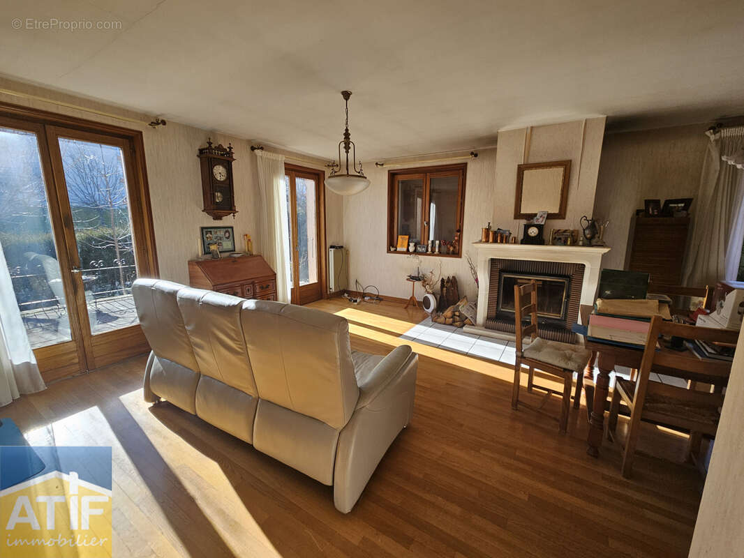 Maison à NOIRETABLE