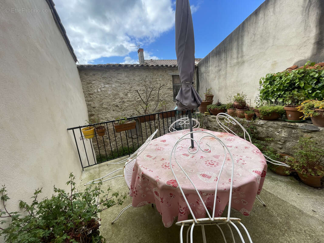 Maison à MONTOLIEU