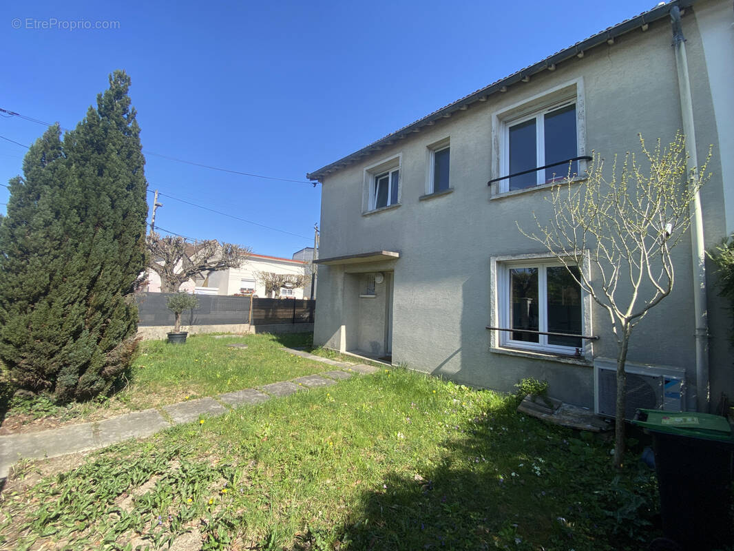 Maison à PARAY-VIEILLE-POSTE